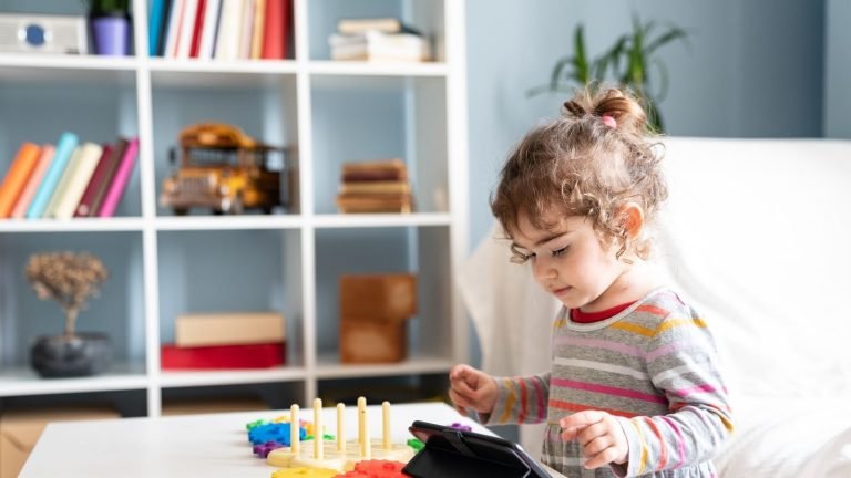 Essential Safety Features for Nursery Bookshelves Prioritize Creating Safe Nursery Bookshelves