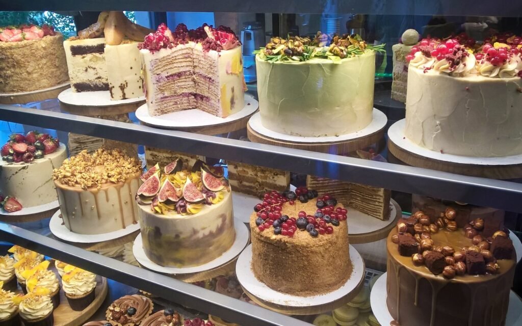 Modern And Minimalist Cake Ideas