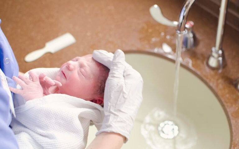 How To Bathe A Newborn  A Safe Step By Step Guide